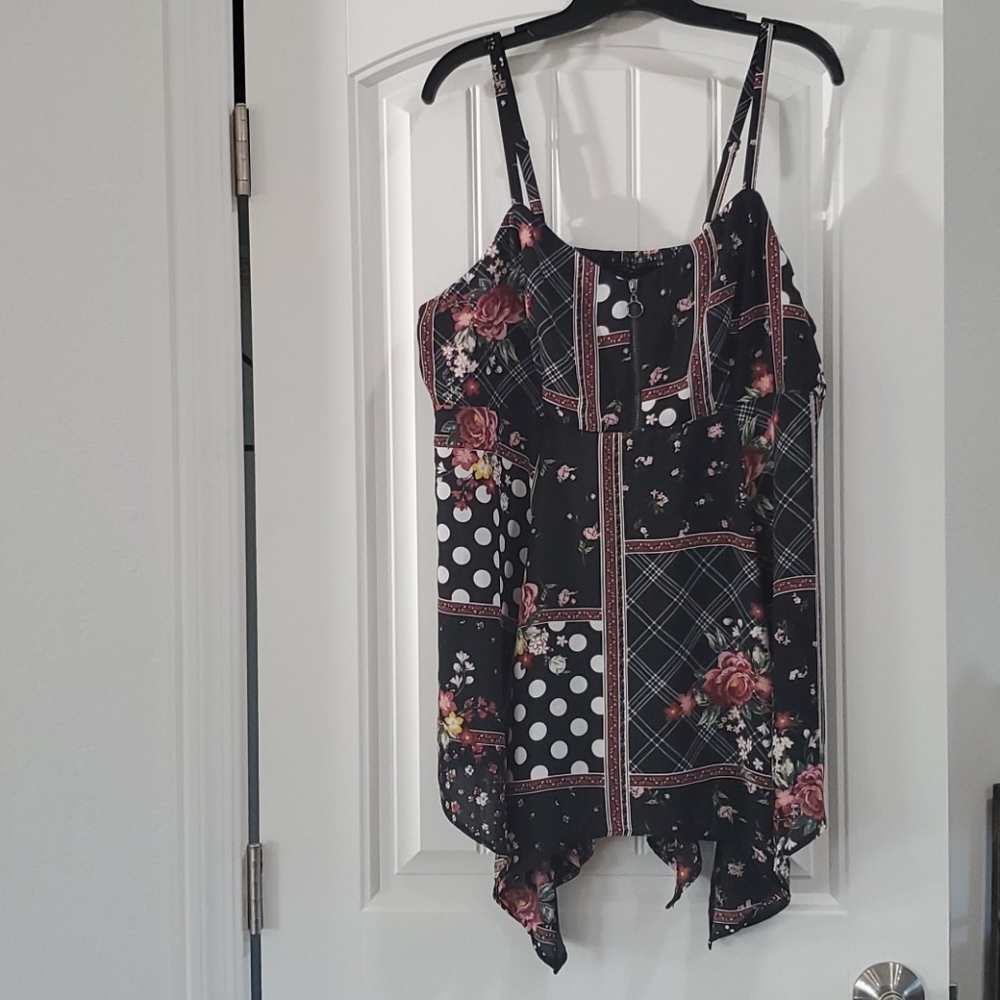 Sleeveless shirt